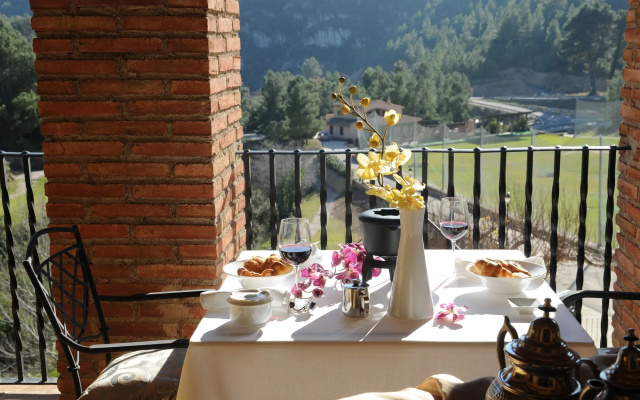 La Figuerola Hotel & Restaurant
