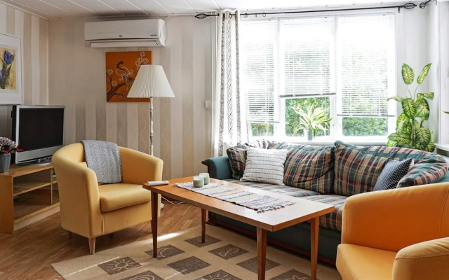 6 Person Holiday Home in Ed