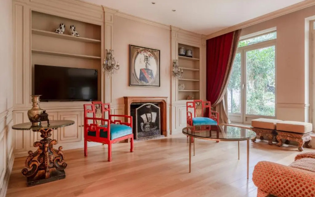 Louise Royal Residence
