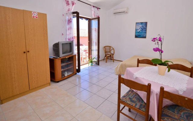 Apartments Cola