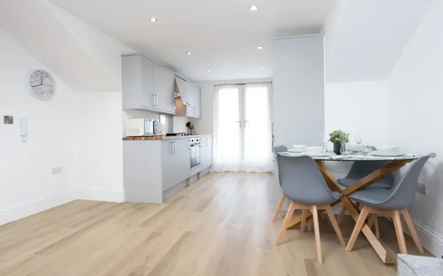 Flat 5 15 Longley Road