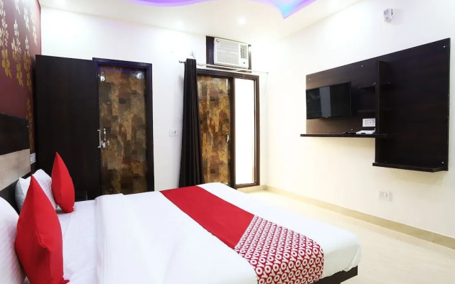 Oyo 42619 Diamond Key Residency