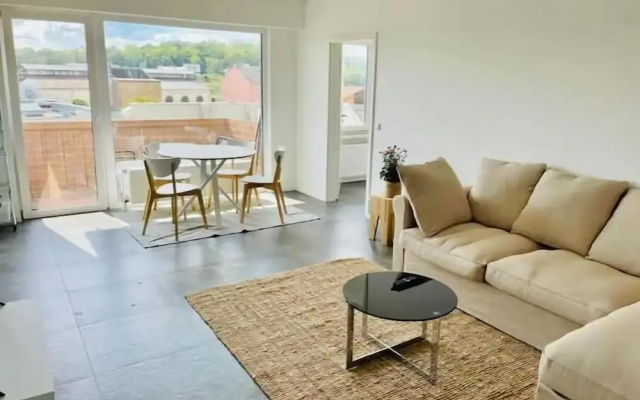 Large 1 bedroom with Terrace & Parking