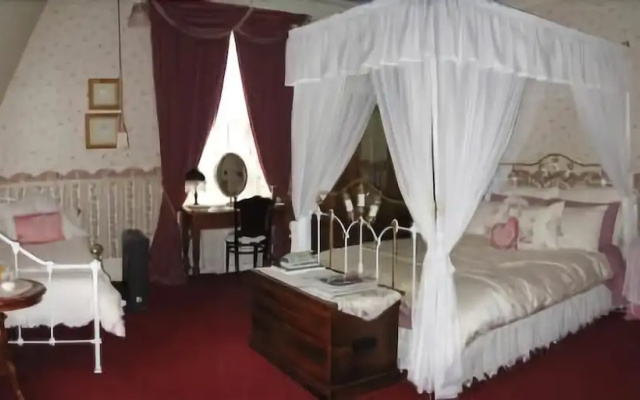 Lisburn House
