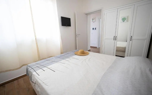 Alessandro House