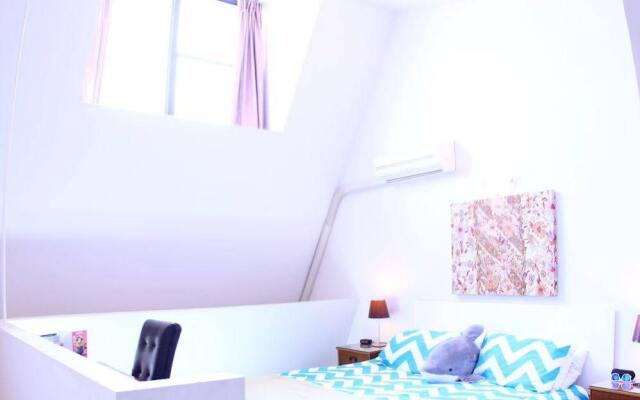 Апартаменты Bonapartes Serviced Apartments комната для гостей