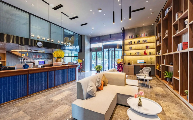 INZONE GARLAND SELECTION Hotel (Qihe County Wanda Plaza Quancheng Oulebao)