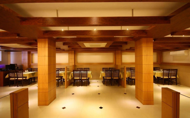 Hotel Crescent Crest Sriperumbudur