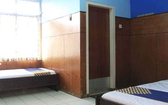 Hotel Budi Famili 1 by OYO Rooms