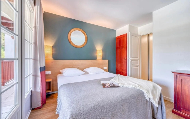 8-person Scenic Landes Forest Apartment