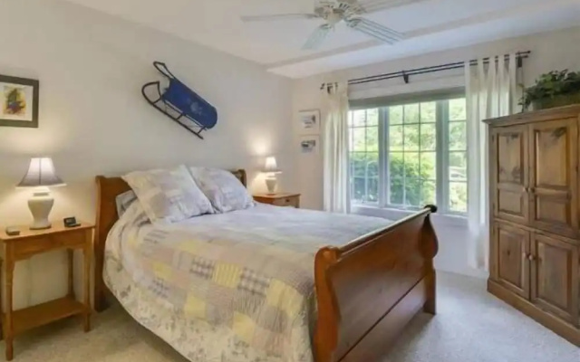 597a Topnotch