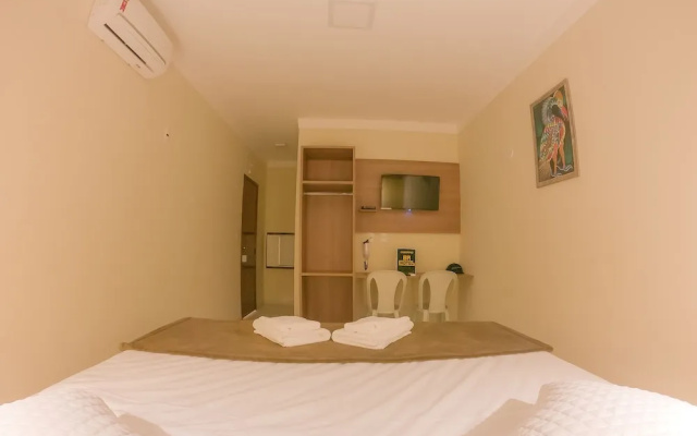Br Hotel
