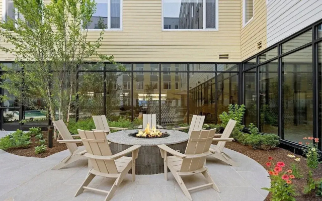 Hyatus Luxury Residences Everett