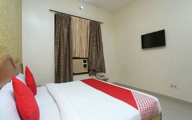 OYO 16906 Hotel Balsons