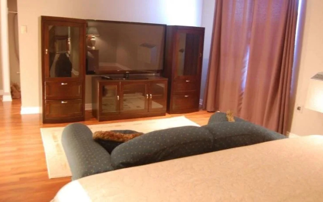 Barons Motor Inn