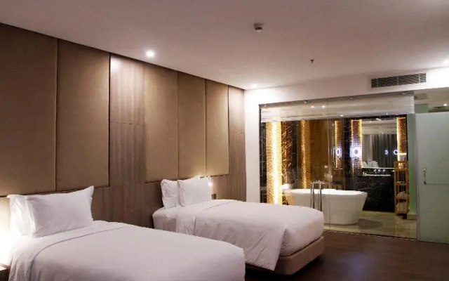 The Mira Central Park Hotel