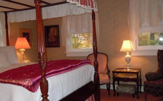 Tidewater Inn