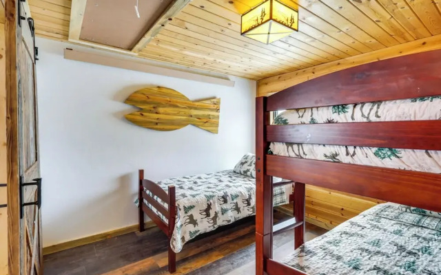 Modern Granby Retreat: Fish, Hike & Relax!