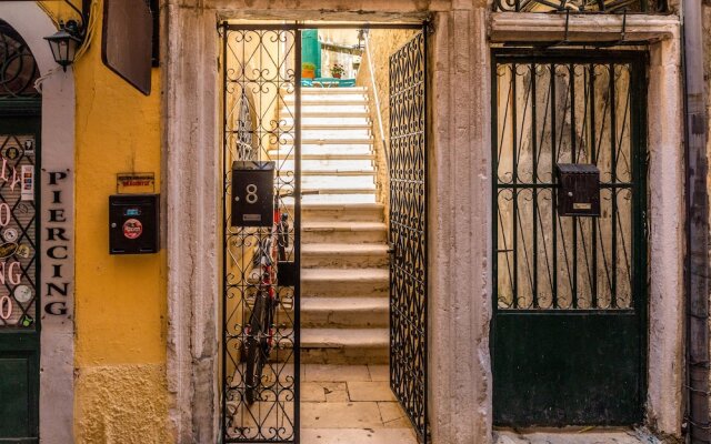 Отель Mantzaros Historic House Греция, Корфу - отзывы, цены и фото номеров - забронировать отель Mantzaros Historic House онлайн вид на фасад