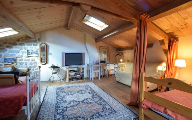 Stunning, Detached Holiday Home With Heatable Pool