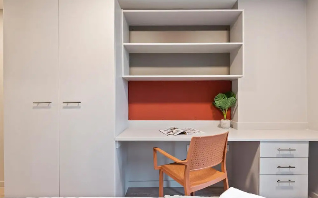 Spacious New 6BR Apartment in City Centre -sleeps6