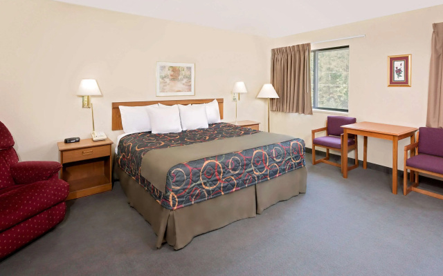 Days Inn by Wyndham Boonville