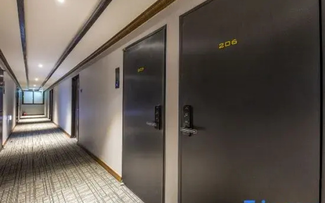 Daejeon Yuseong Top Cloud Hotel