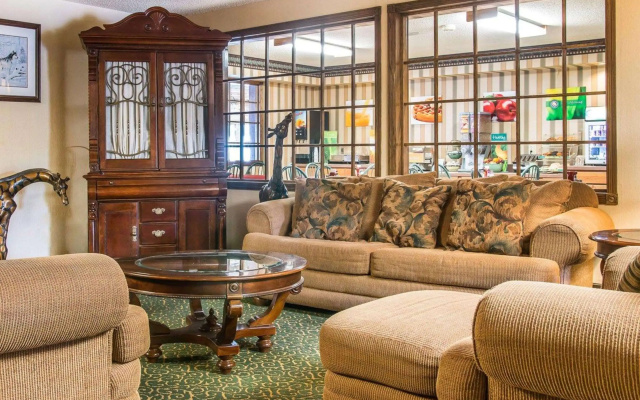 Quality Inn Saint Ignace I-75
