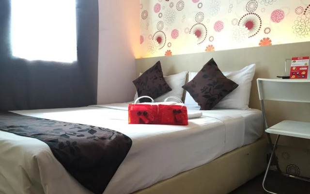 OYO 318 Simms Boutique Hotel