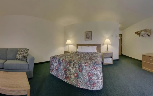 Super 8 Motel - Shawano