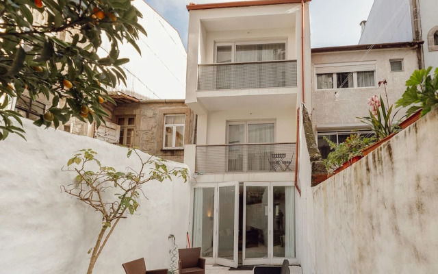Urban Refuge 4BD by Vacationy