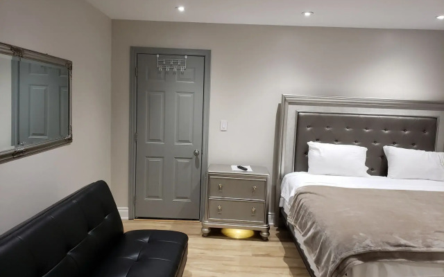 Toronto Rooms and Suites