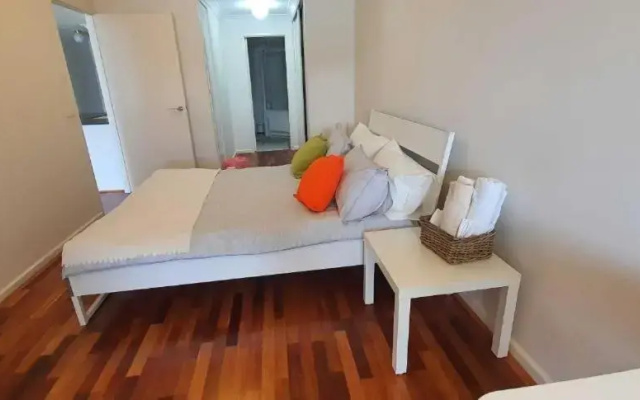 Entire of spacious neat Apartment in the heart of city!