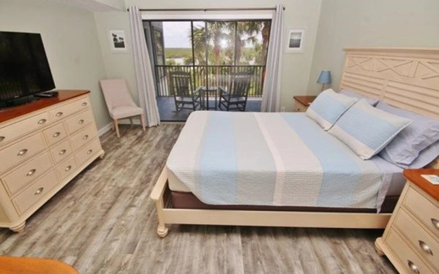 Cedar Island Club E204 Apartment 2