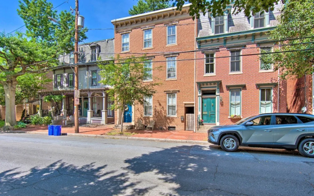 1 Mi to Dtwn: Historic Harrisburg Home