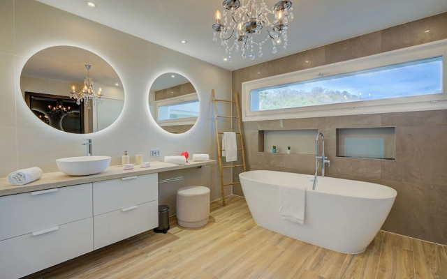 Lugano Lake View Villa w. Private Pool