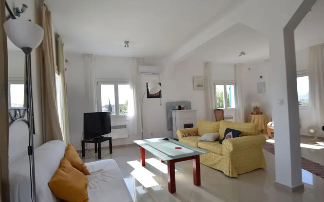 Beautiful Villa With Private Swimming Pool in Beaufort