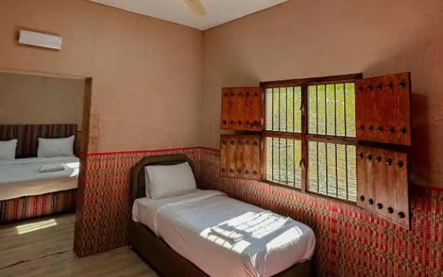 Al Bustan Inn
