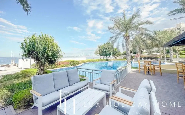 LUX The Palm Island Shoreline Suite