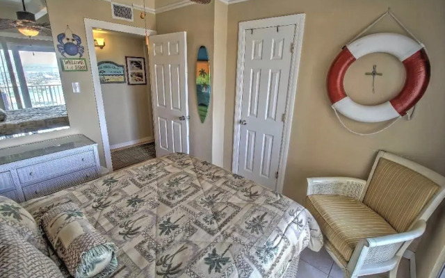 Aquarius 907 Minium 2 Bedroom Condo by RedAwning