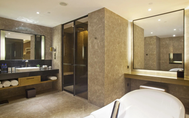 Crowne Plaza Huizhou by IHG