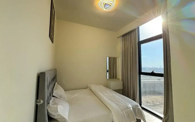 Spacious 3BR in Azizi Riviera by Bespoke