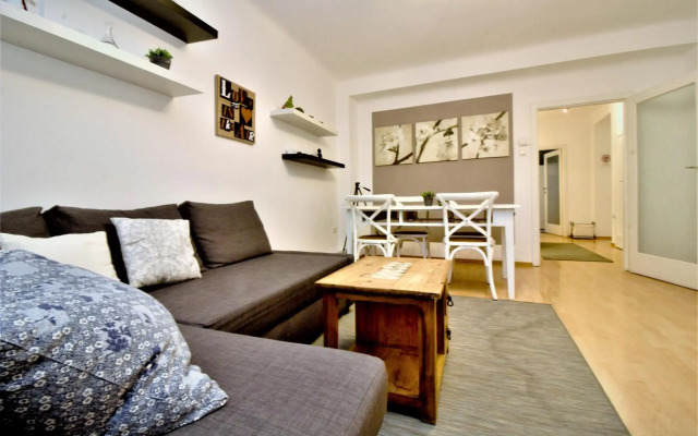 Gorgeous Hideout | City Center Apartment