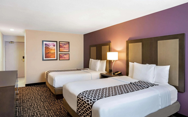 La Quinta Inn & Suites by Wyndham Las Vegas Nellis