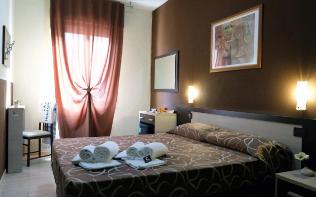Hotel Canasta