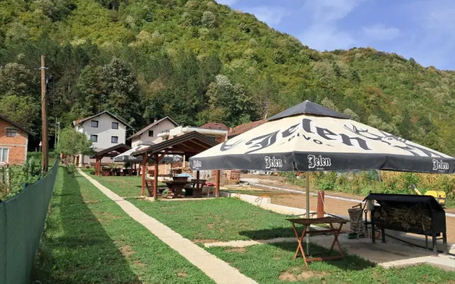 Hostel Topić