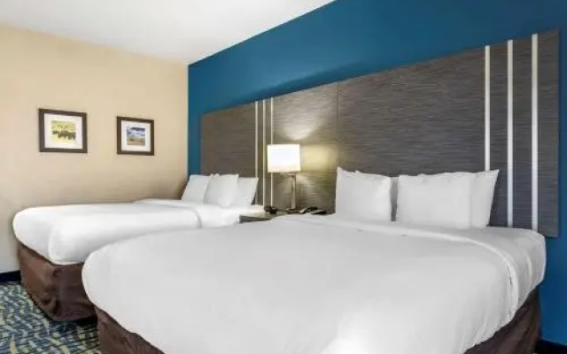 Comfort Inn & Suites