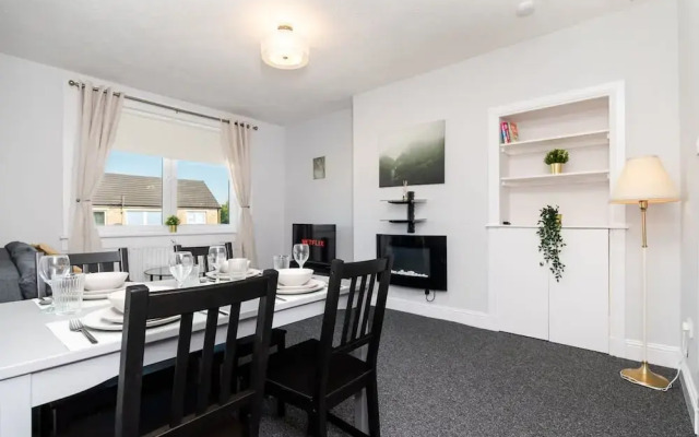 3 Bedroom Flat - Free Parking