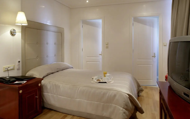 Piraeus Theoxenia Hotel