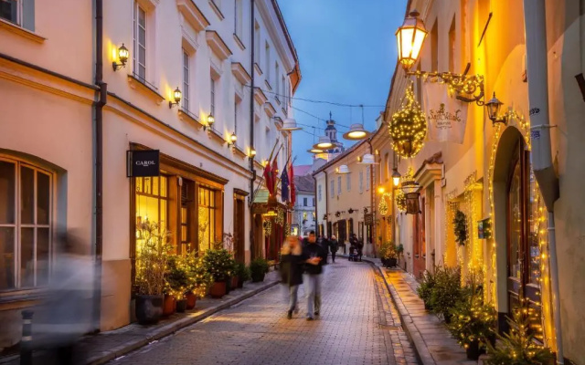 Luxury 2BDR Heart Of Old Town
